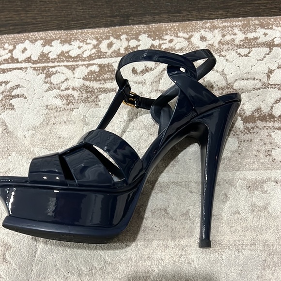 YSLnavy patent leather sandal heel - Picture 6 of 7